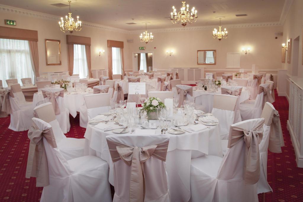 Farington Lodge Hotel Preston  Exteriör bild