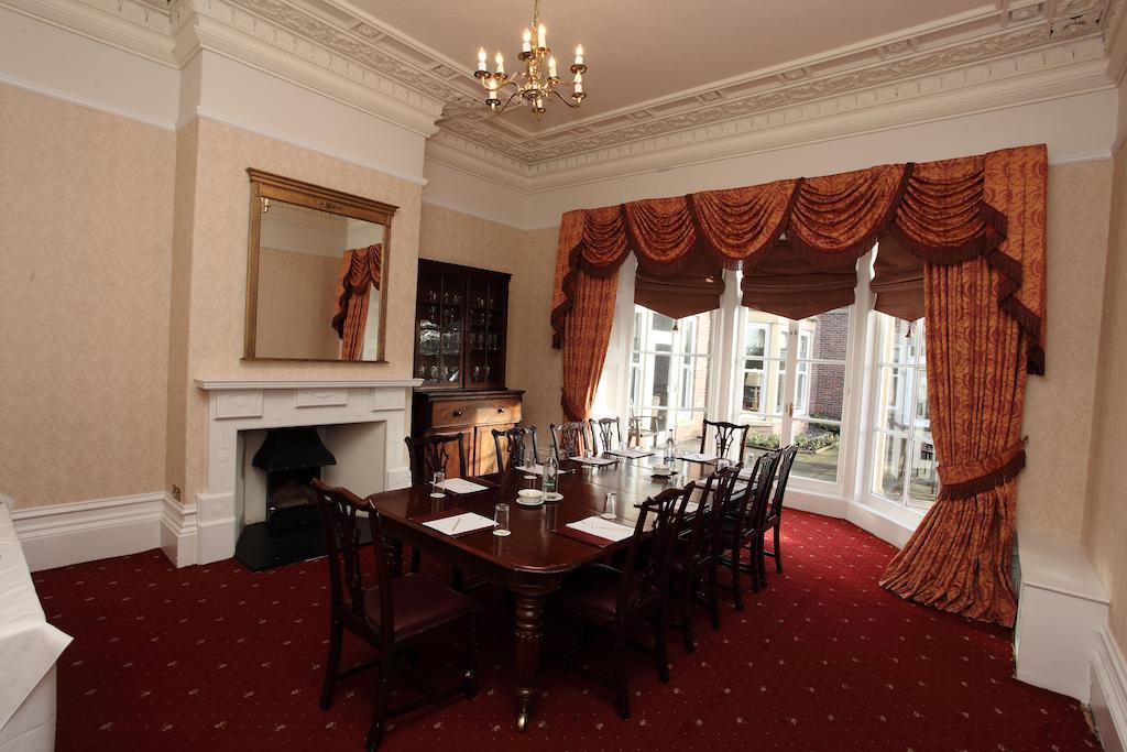 Farington Lodge Hotel Preston  Exteriör bild