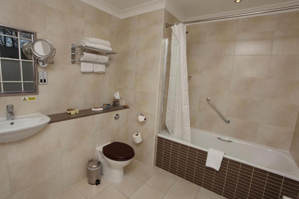 Farington Lodge Hotel Preston  Exteriör bild
